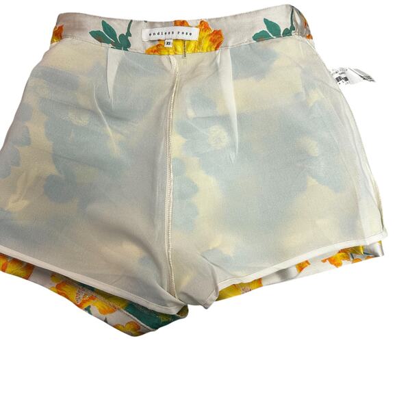 Revolve Endless Rose Brocade Shorts Womens XS Beige Floral Pleated Pin Up - Picture 6 of 10